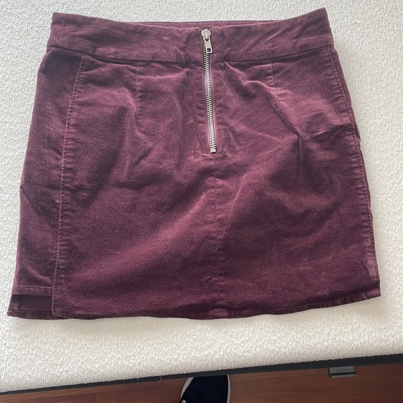 Beautiful wine purple soft skirt - Picture 3 of 4